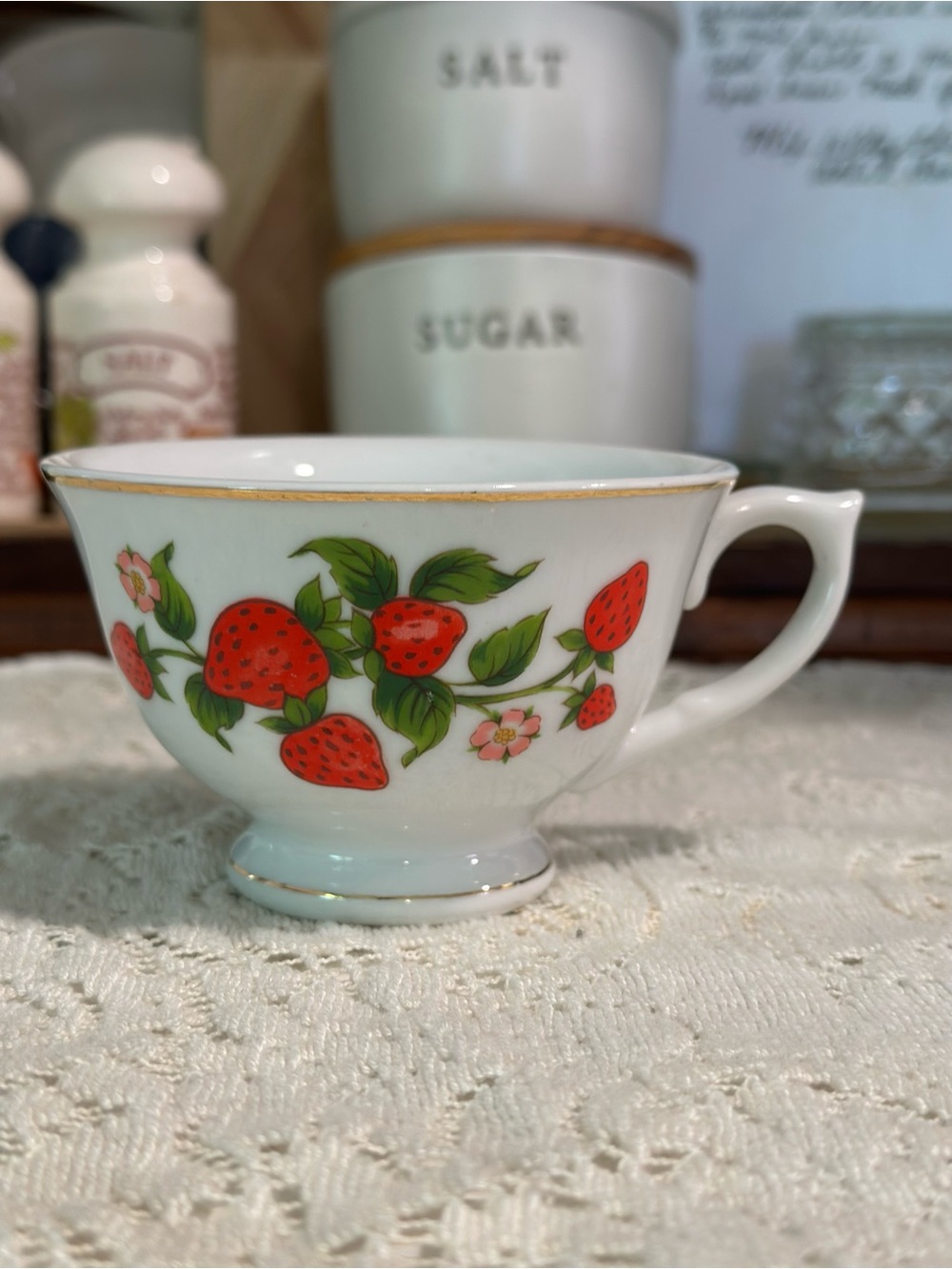 Teleflora Dining Ceramic China Strawberry Fruit Vine Tea Cup Vintage Mismatched